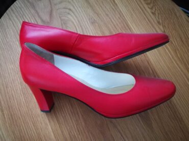 Mentorin päiväkirja – Punaisista korkkareista sinisiin lenkkareihin, tarina muutoksesta